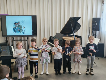 zykxykzyyvsqz9c-renxvrdqj