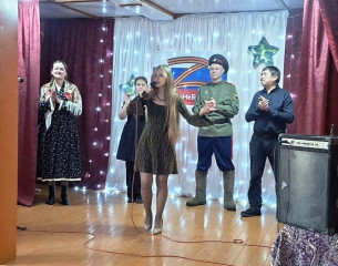 учащиеся эстрадного отделения и преподаватели ДШИ приняли участие в концерте в поддержку участников СВО - фото - 1