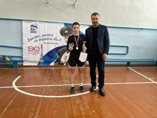 в г. Починке в спортивном зале прошел турнир по баскетболу среди школьников 5-6 и 7-8 классов, в рамках конкурса "Знаете, каким он парнем был", посвященный великому событию — 65-летию полета Юрия Алексеевича Гагарина - фото - 9