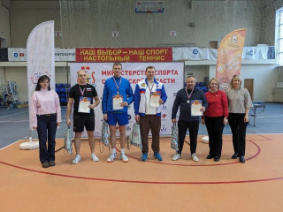 28 февраля 2026 года на базе Смоленского государственного университета спорта (СГУС) прошли соревнования по настольному теннису - фото - 3